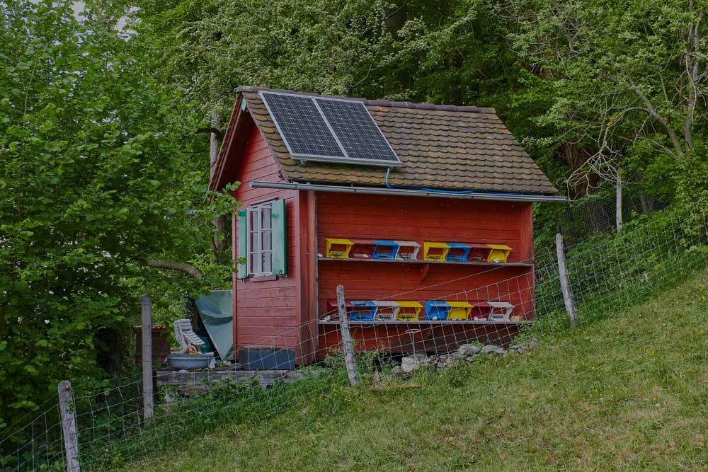 The Weekender - 820W Solar Array with 5.34kWh Deep Cycle Battery Storage